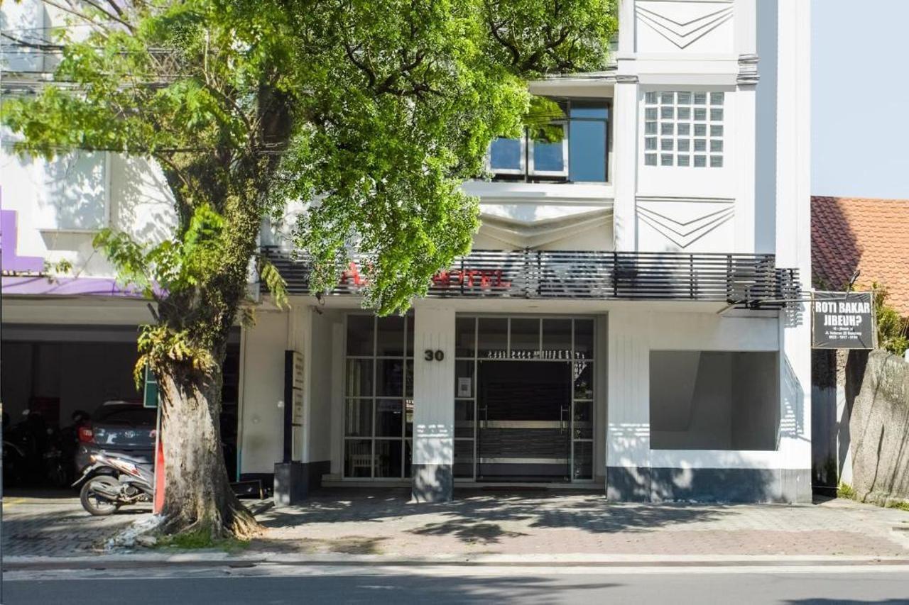 Gania Hotel Bandung Extérieur photo